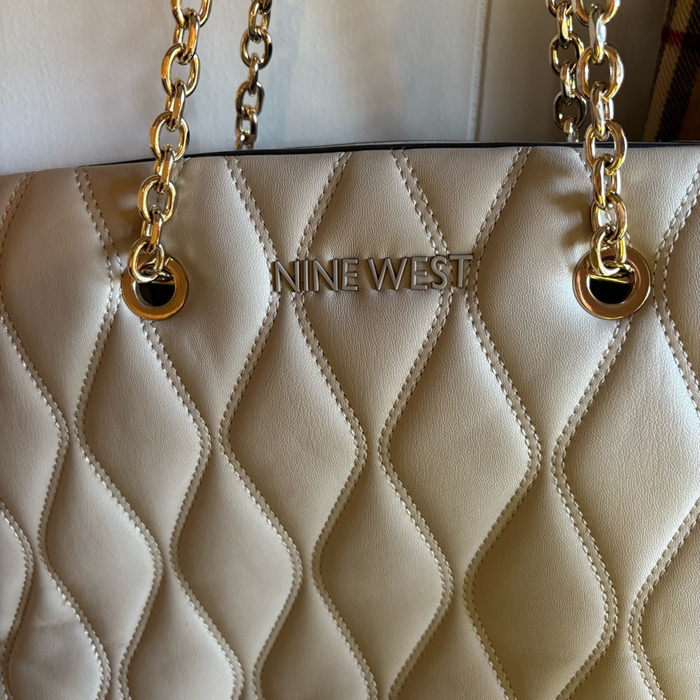 🚨3 for $15 Nine West Aurelie Carryall Handbag Quilted Design Cream Cement Color - Picture 2 of 16